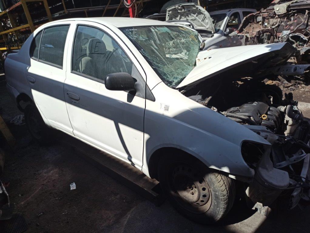 Toyota YARIS 2002    EN DESARME